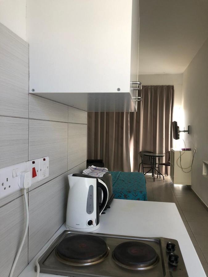 Sunny Holiday By Konnos Paralimni Exterior foto